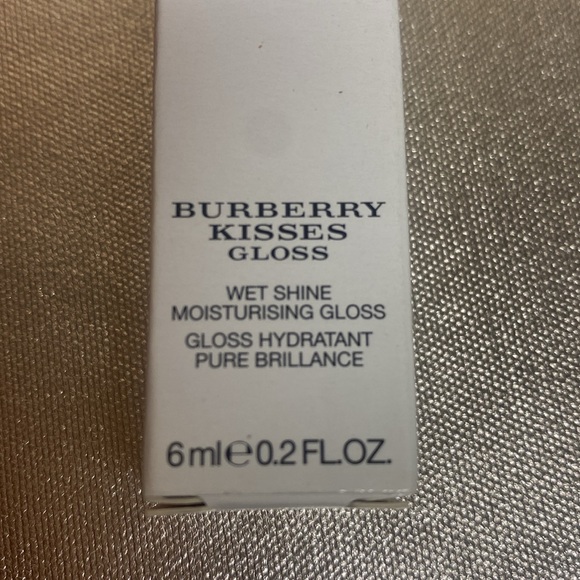 Burberry Kisses Gloss in Poppy Red 113 - Picture 5 of 8
